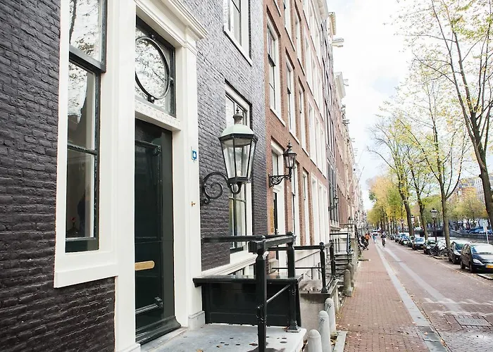 Mokum Suites