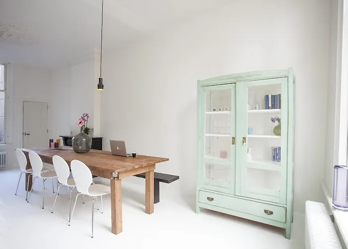 Mokum Suites